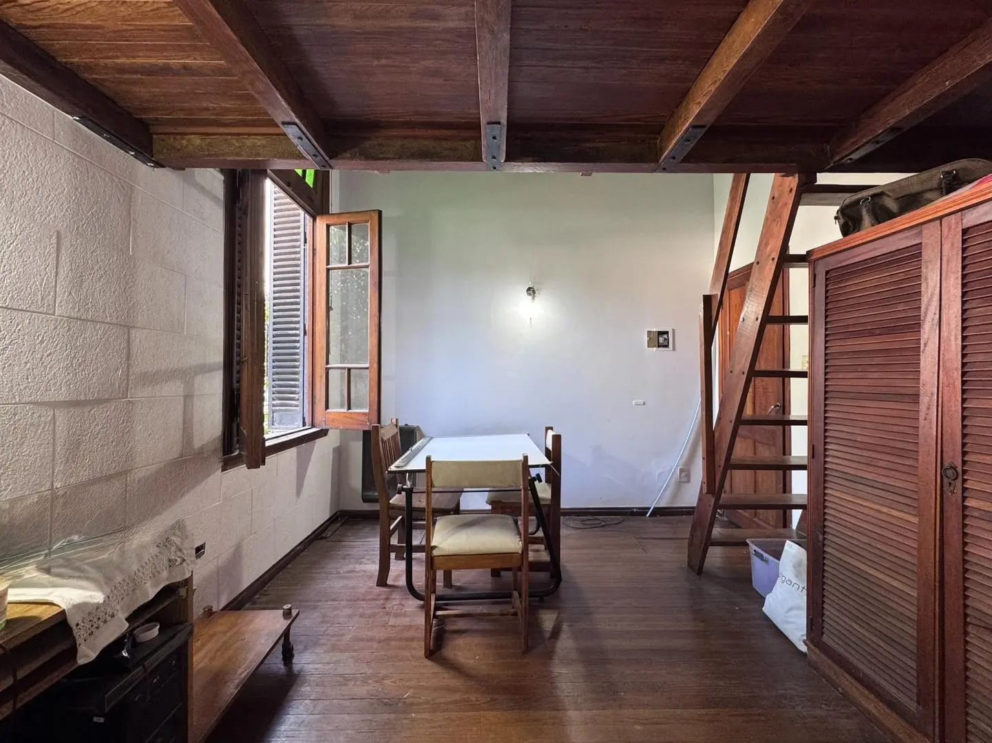 CASA EN LOTE PROPIO 5 AMB. GARAJE, QUINCHO Y PARRILLA. 5