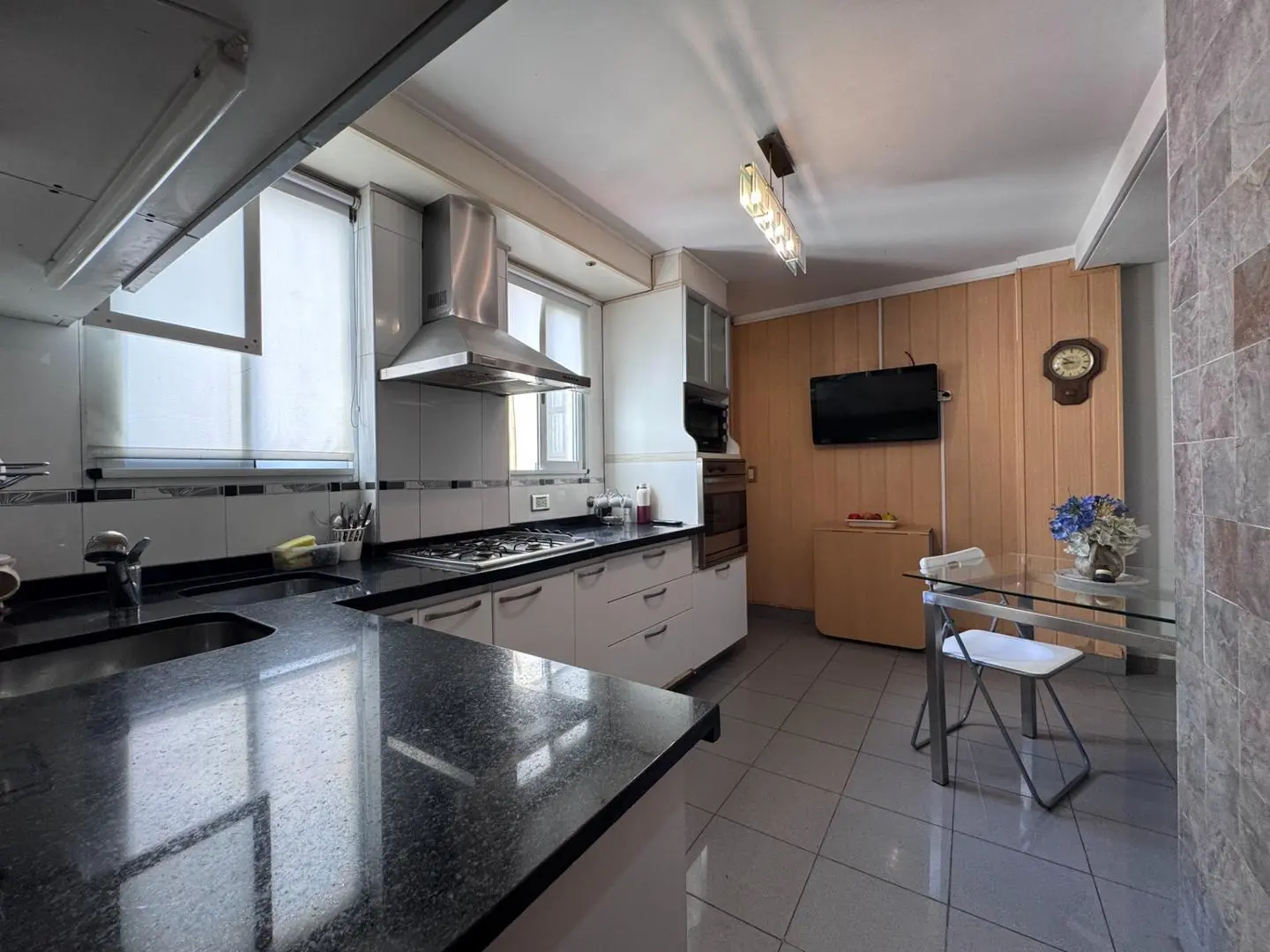 PISO DE 3 AMBIENTES CON DEPENDENCIA. 4