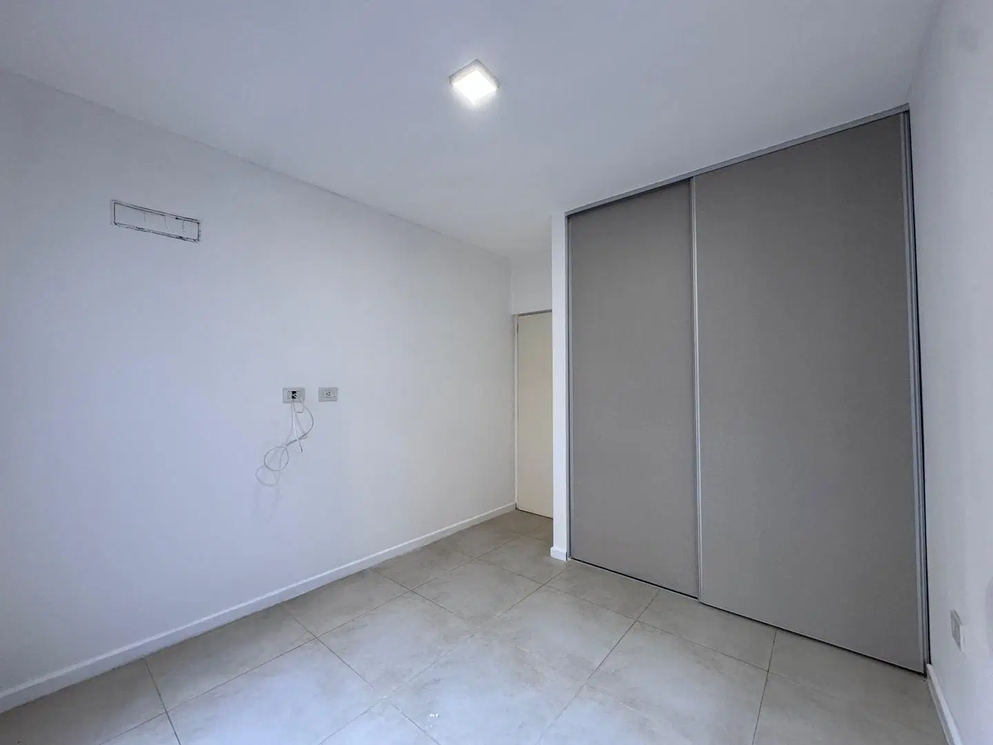 2 AMBIENTES CON PATIO Y COCHERA. 4