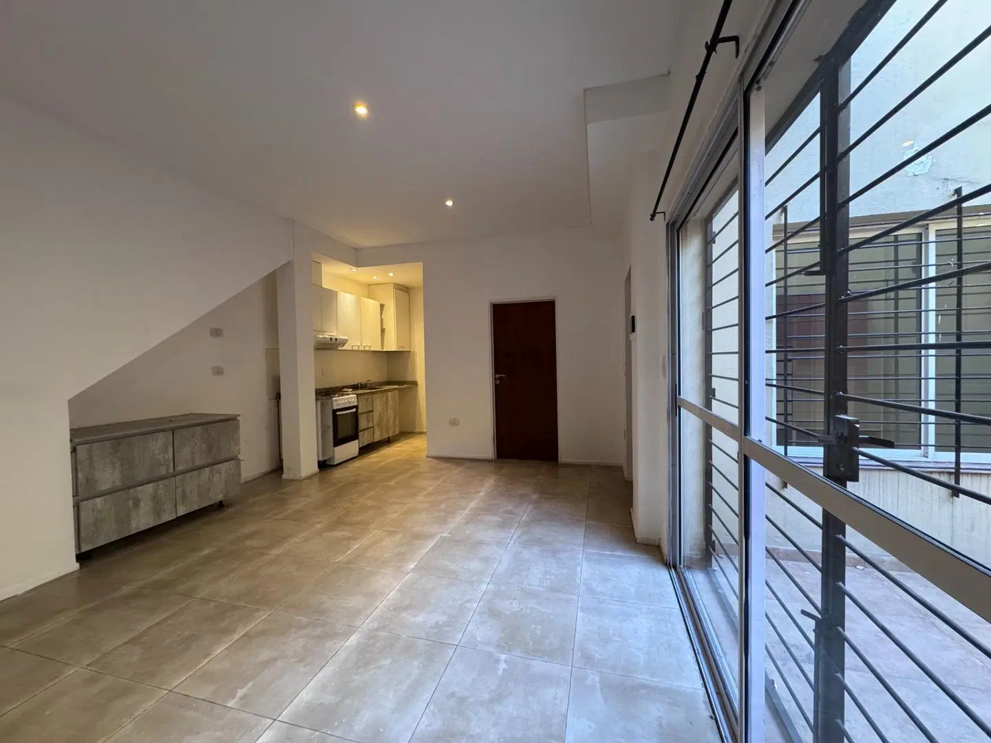 2 AMBIENTES CON PATIO - BAJAS EXPENSAS. 1