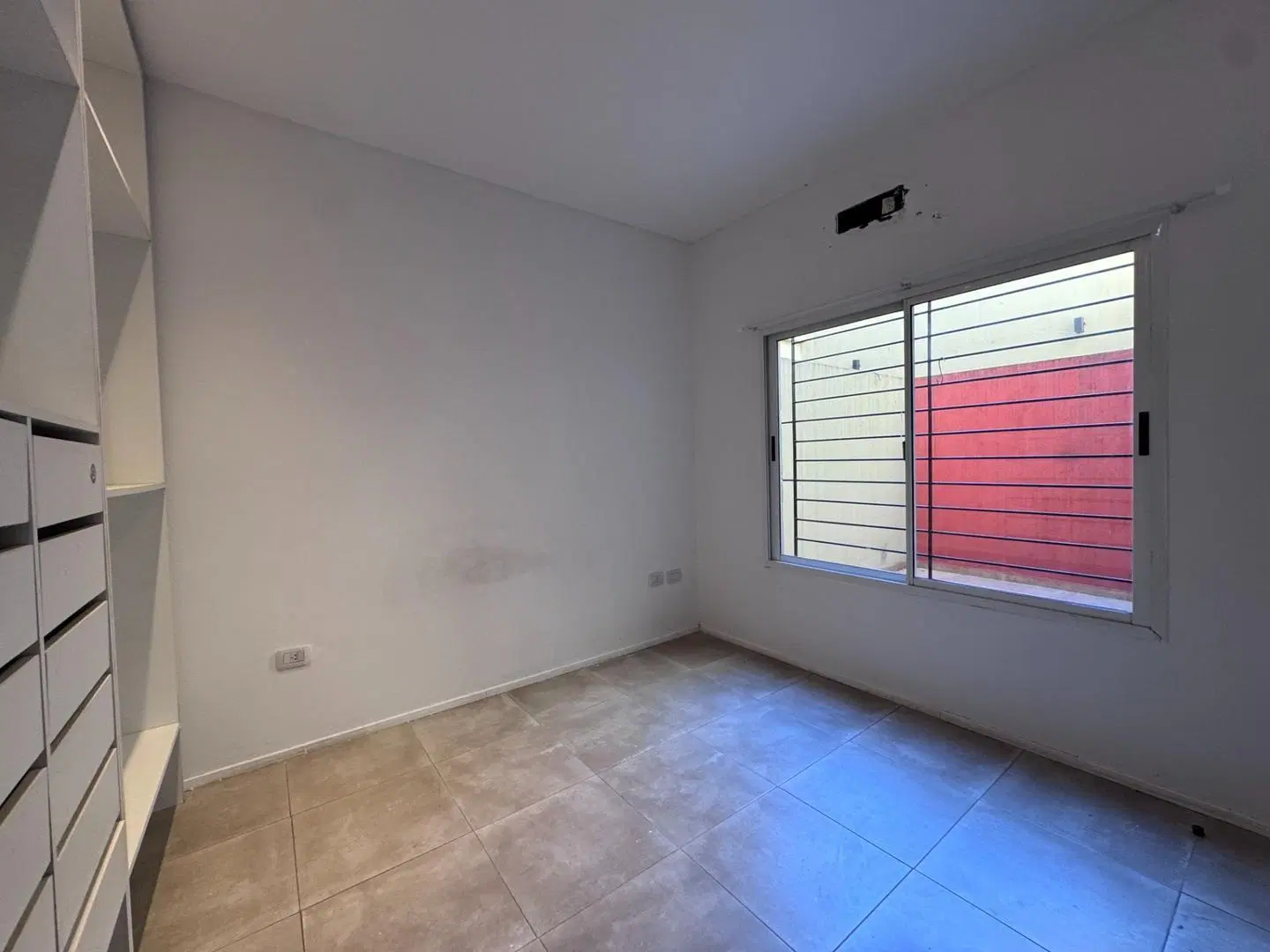 2 AMBIENTES CON PATIO - BAJAS EXPENSAS. 3