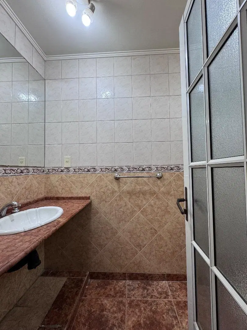 LOCAL COMERCIAL EN PLANTA BAJA. - SIN EXPENSAS. 5