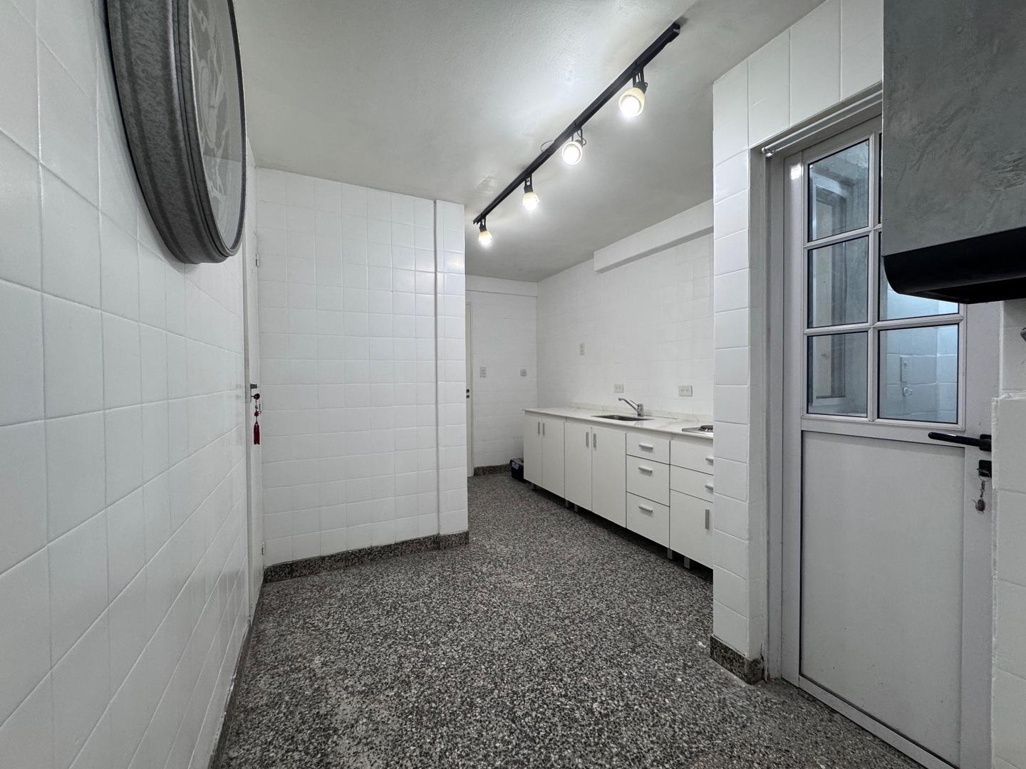 Foto de 3 AMBIENTES CON DOS BAÑOS, BALCON Y COCHERA., imagen 2