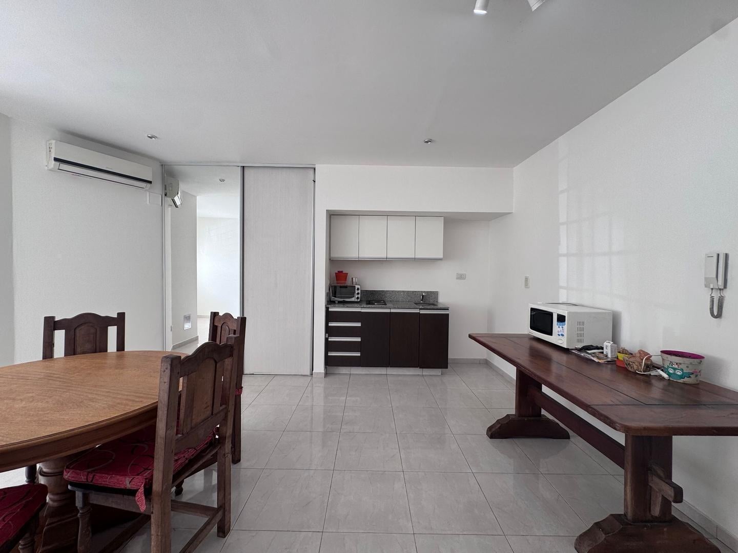 Foto de MONOAMBIENTE EN PLANTA BAJA. - EXCELENTE UBICACION., imagen 3