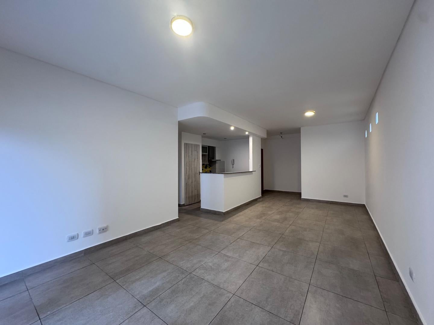 Foto de 2 AMBIENTES CON BALCON Y COCHERA., imagen 4