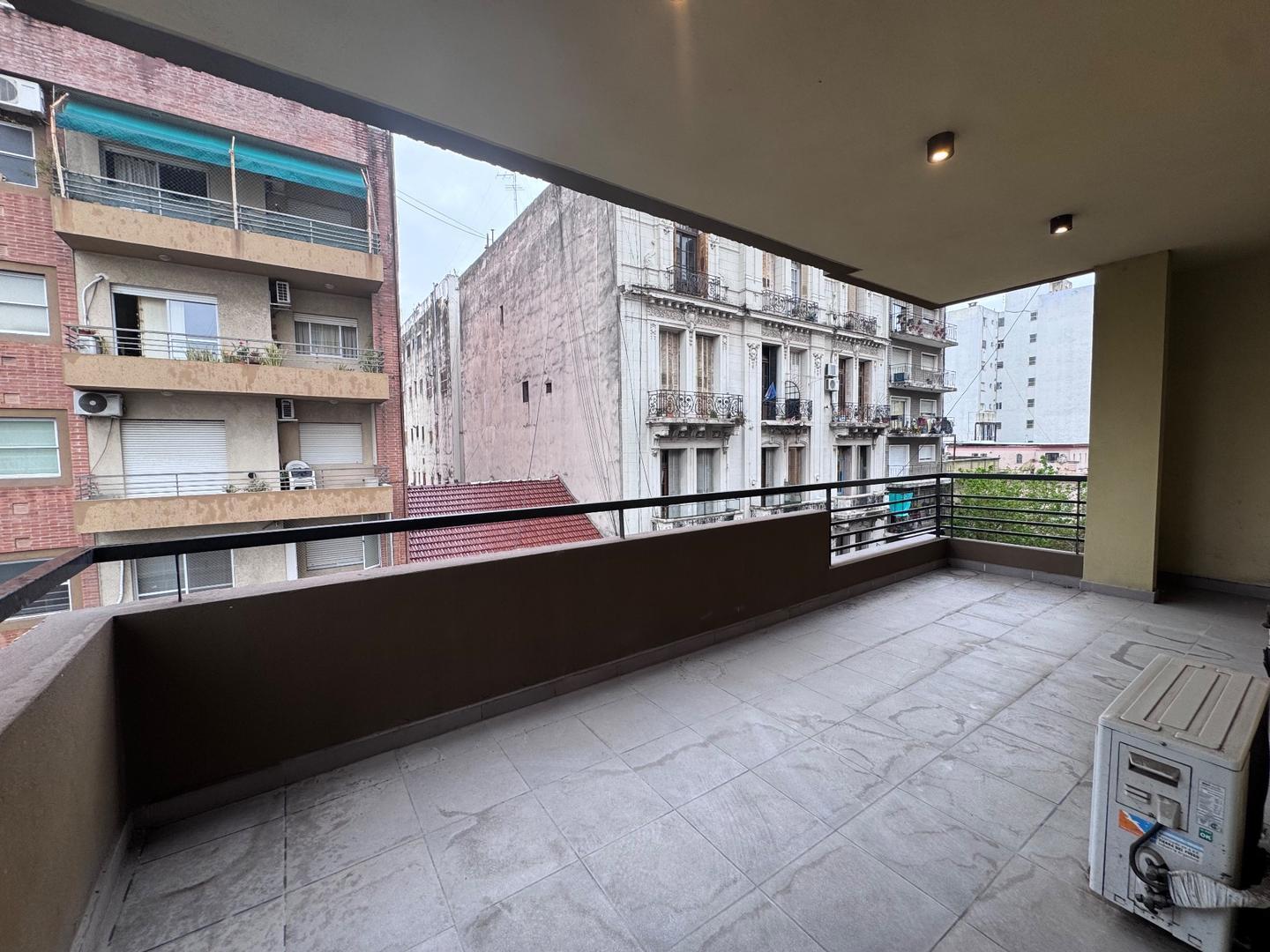 Foto de 2 AMBIENTES CON BALCON Y COCHERA., imagen 2