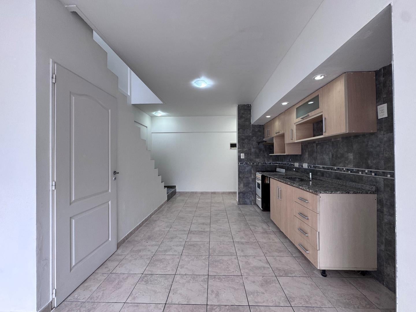 Foto de 2 AMBIENTES EN DUPLEX CON BALCON Y TERRAZA., imagen 3