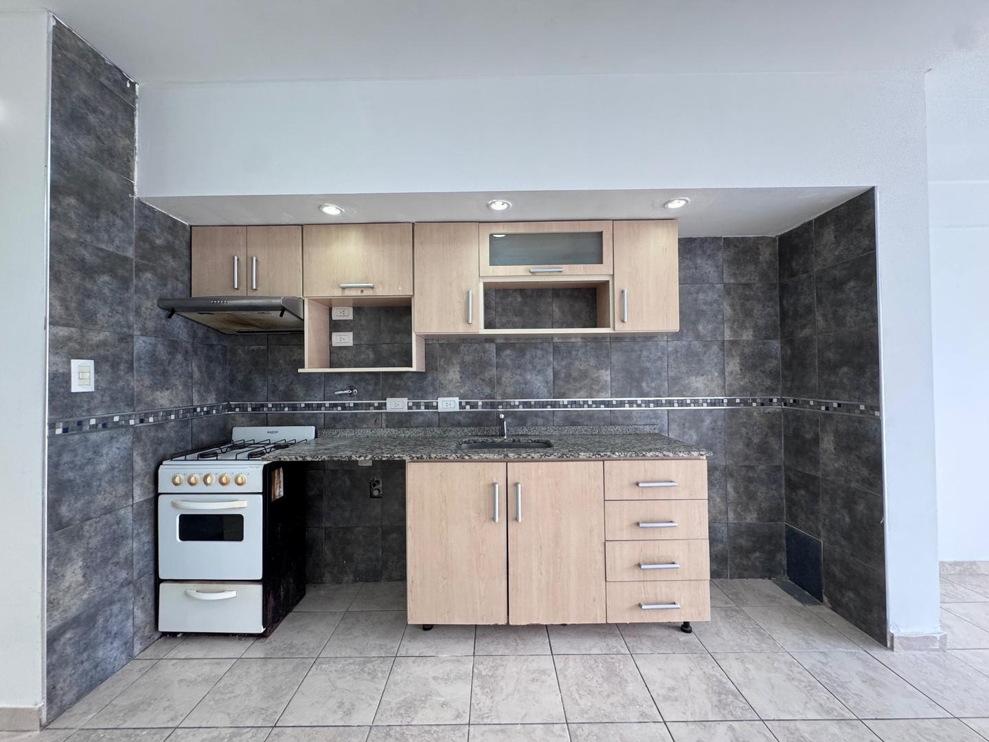 Foto de 2 AMBIENTES EN DUPLEX CON BALCON Y TERRAZA., imagen 2