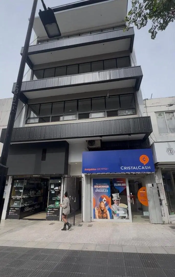 Edificio Comercial en Peatonal Belgrano 5