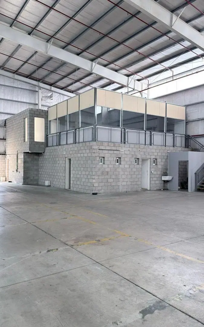 Nave Industrial en Carapachay 2
