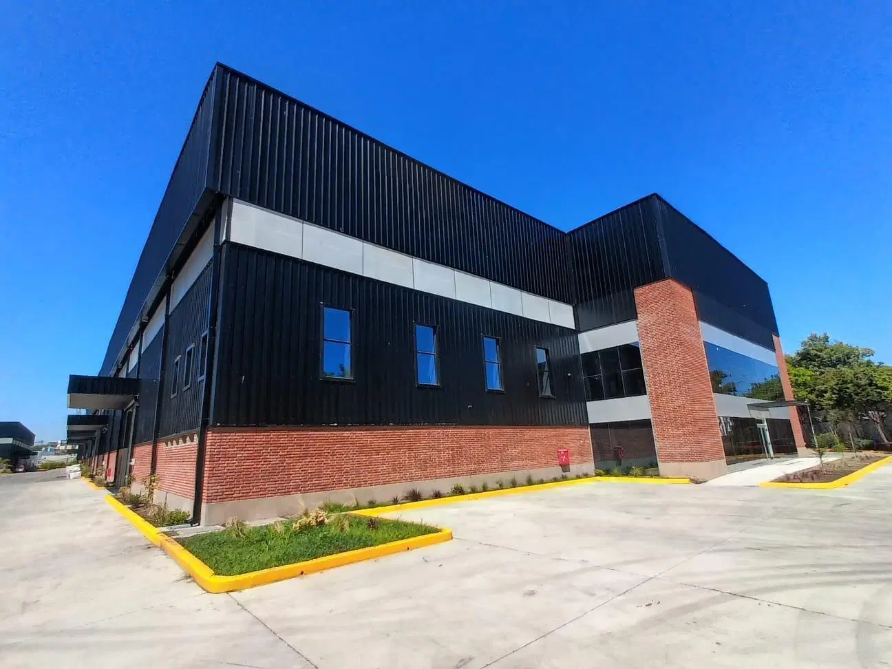 Nave Industrial en Munro CENTER 4
