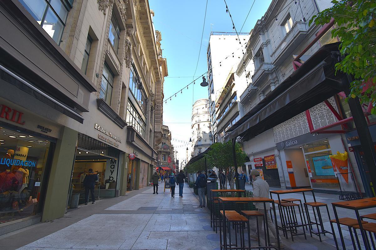 Foto de OPORTUNIDAD - Oficina en venta/alquiler en Edificio Thomson, imagen 5