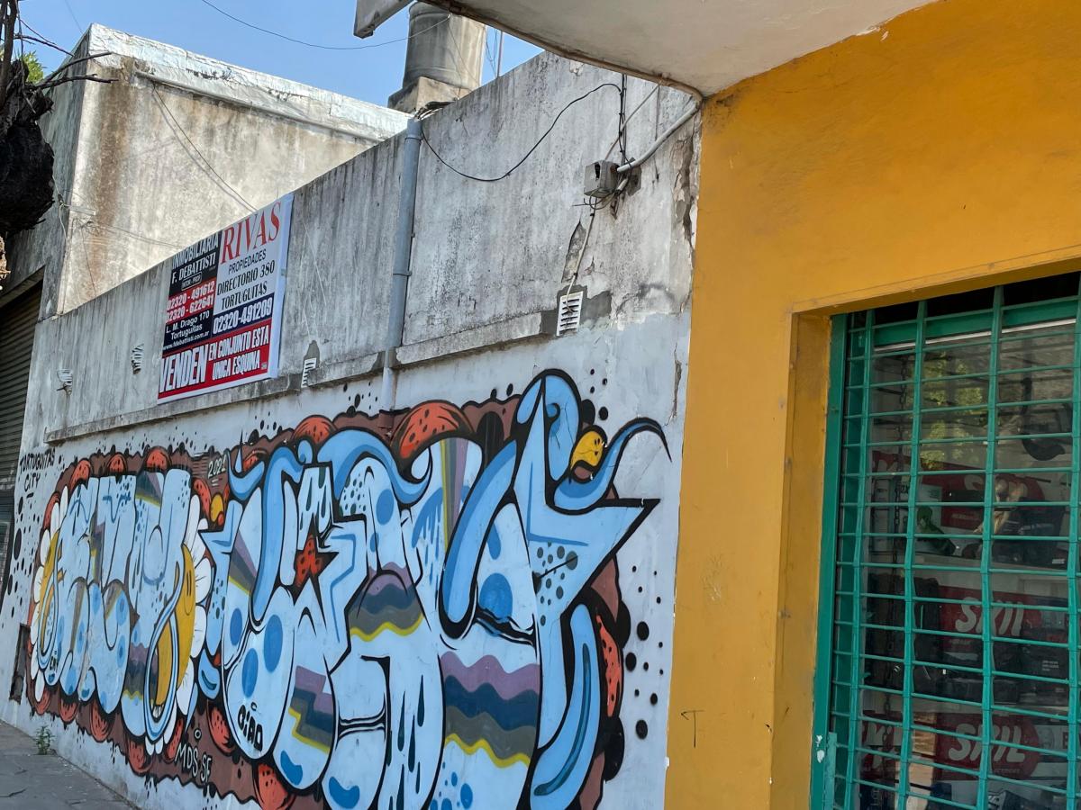 Magnifica esquina a la venta en pleno centro comercial de Tortuguitas