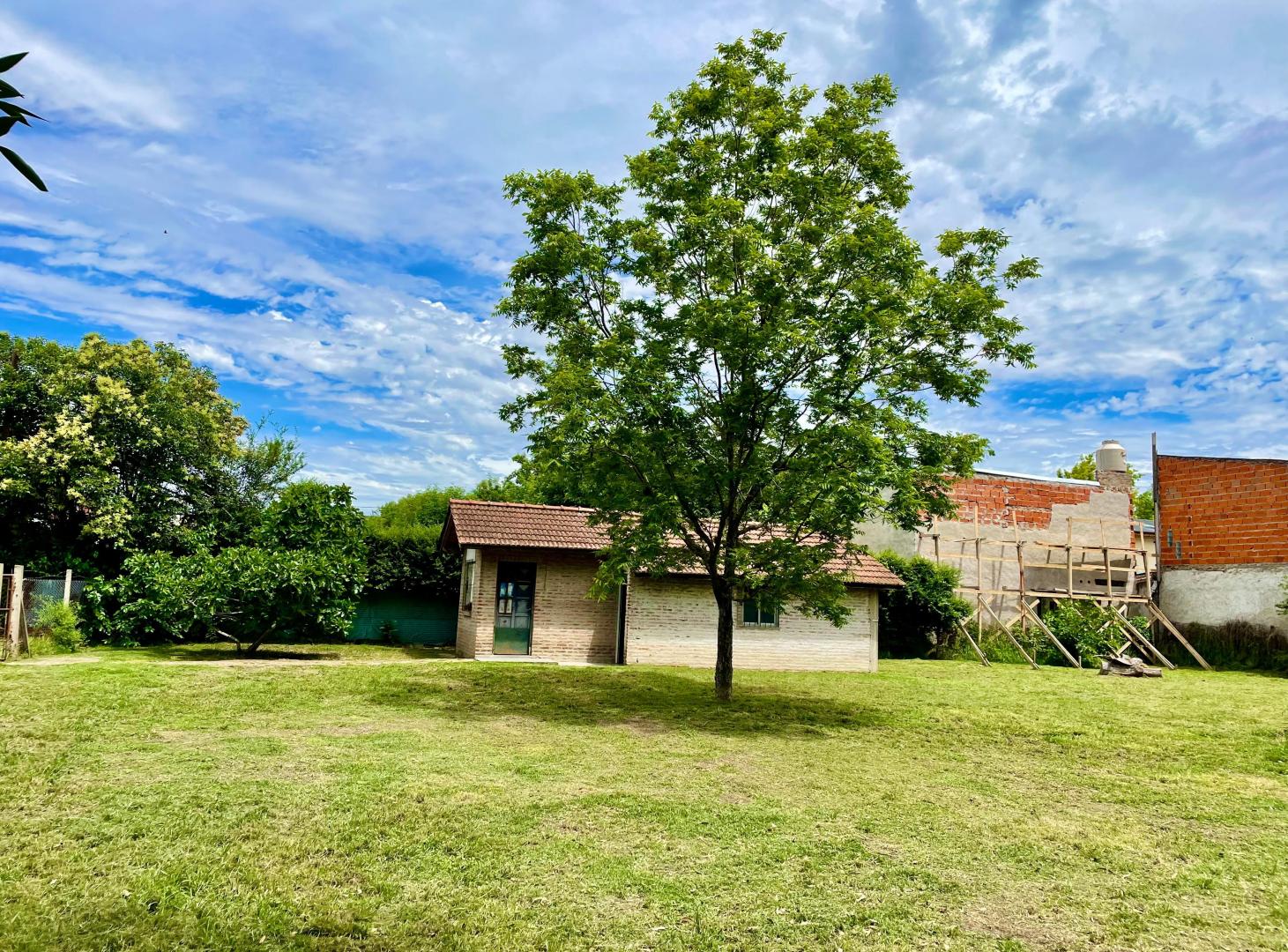 3 lotes con mejora - muy buena opción para comenzar la primera vivienda