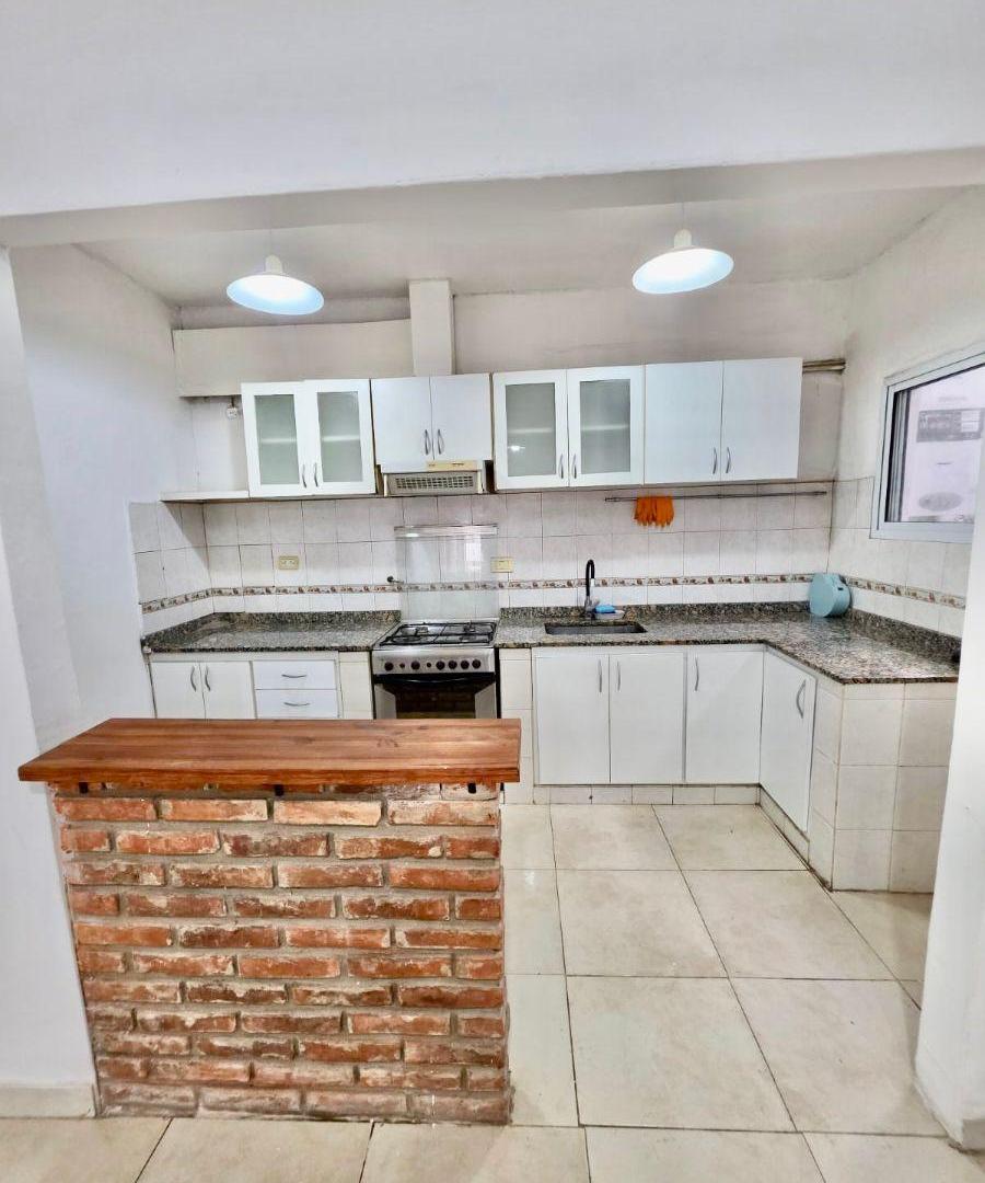 Foto de Cómoda casa ideal vivienda permanente a pocas cuadras de Ruta Nac. 8, imagen 1