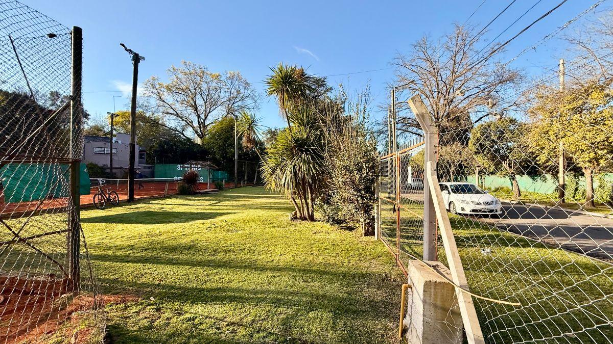 Foto de Fracción única sobre calle Moreno - Club de tenis, imagen 1