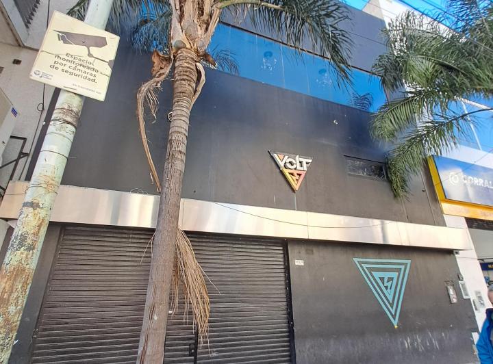Excelente Local sobre Avenida!!! 1