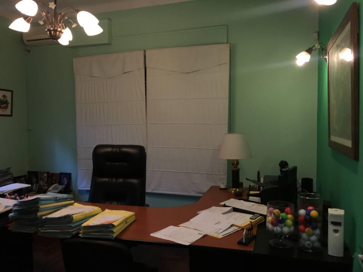 Foto de CASA EN MUY BUENA UBICACIÓN EN BANFIELD, imagen 2