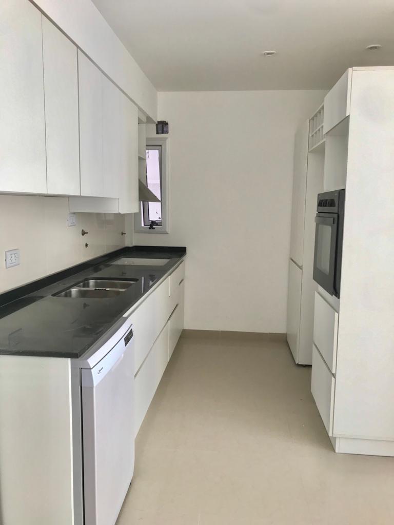 Excelente Departamento de 3 Ambientes - Edificio Lyon - Adrogue 3