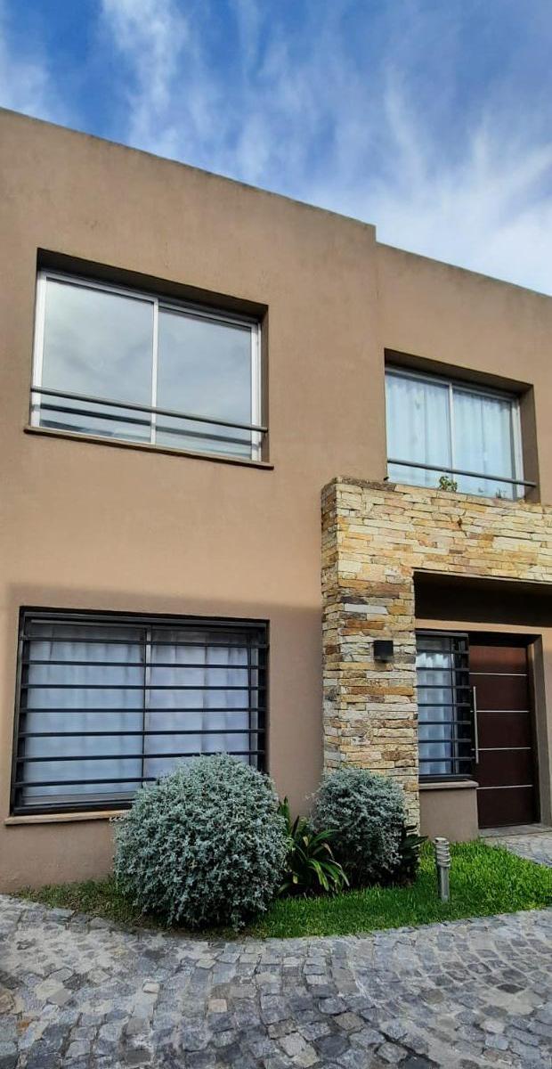 HERMOSO DUPLEX EN EXCELENTE UBICACION EN ADROGUE