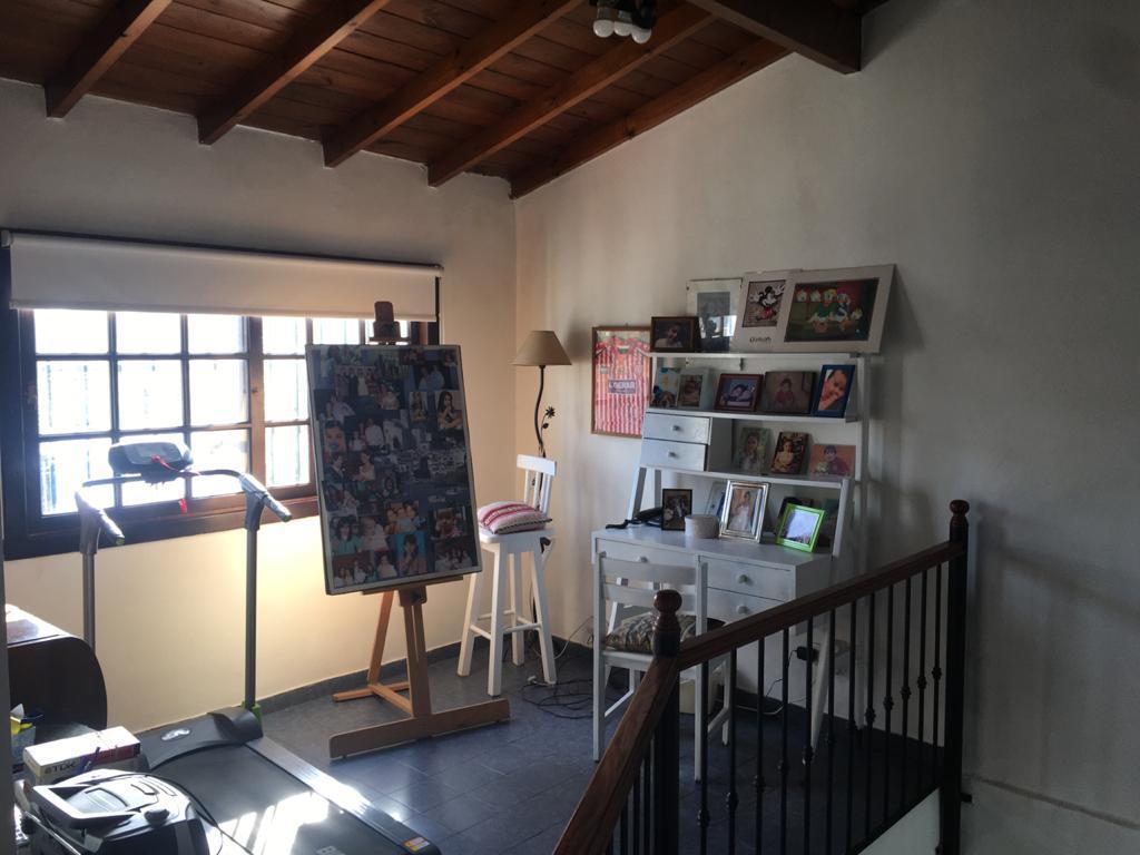 Foto de HERMOSA CASA EN JOSE MARMOL, imagen 5