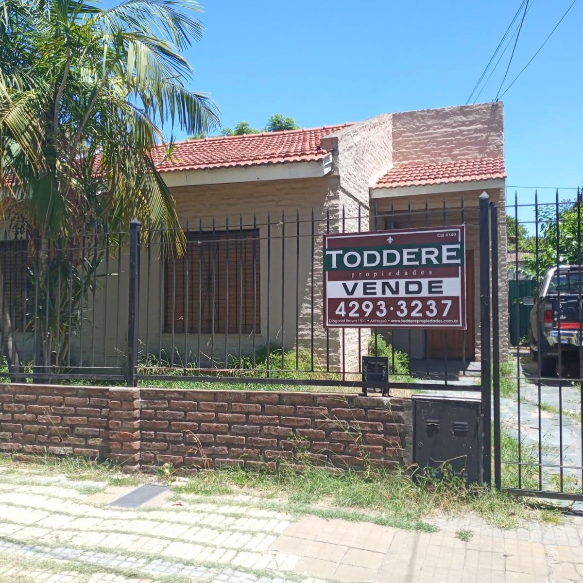 VENTA DE CASA EN PH EN EXCELENTE UBICACION EN ADROGUE CALLE CERRETTI 1140