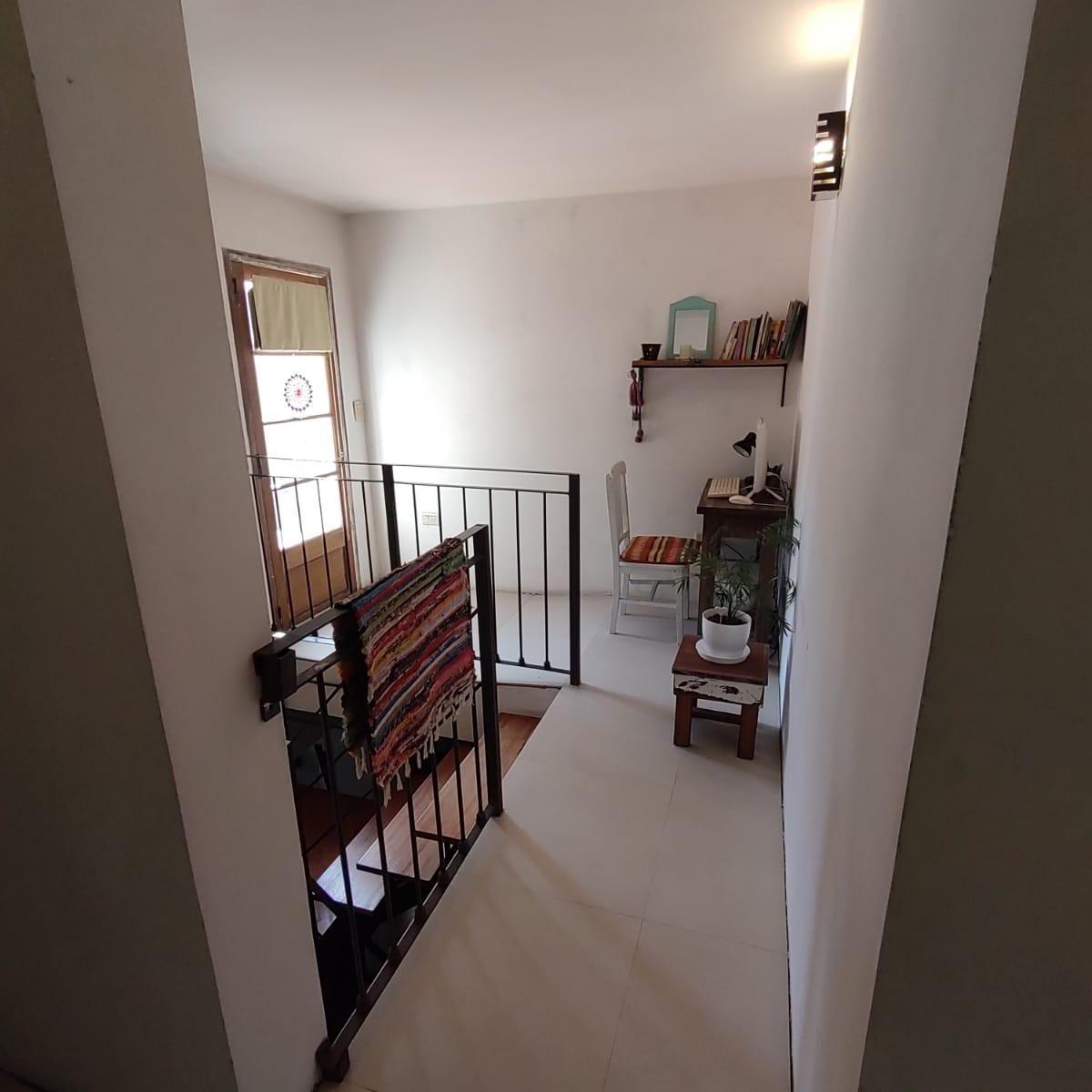 EXCELENTE CASA A LA VENTA EN BANFIELD CALLE BELGRANO 997