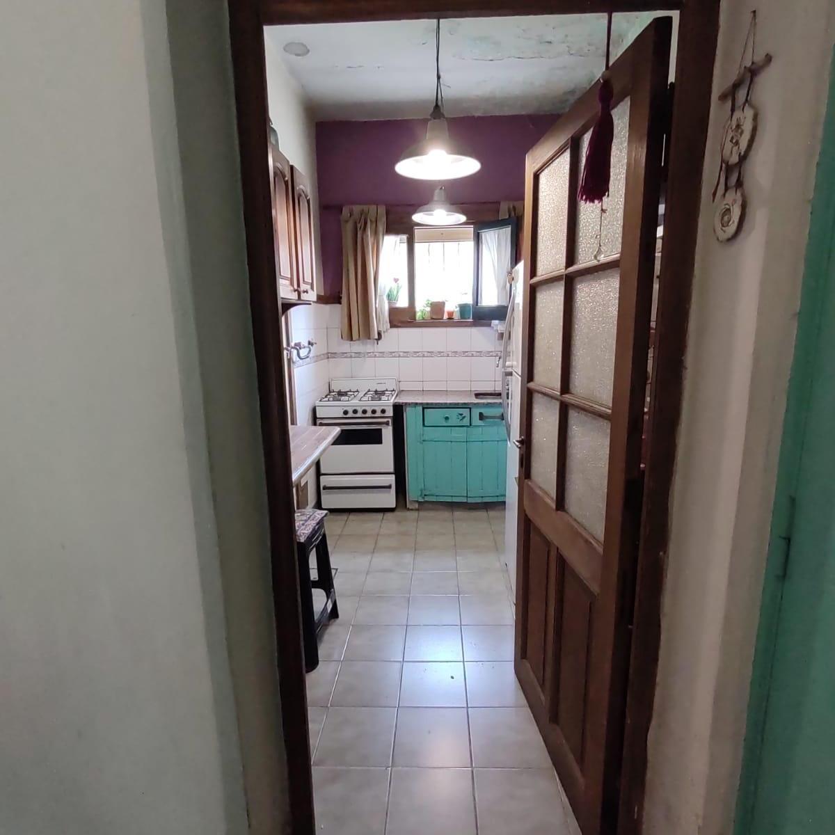 Foto de EXCELENTE CASA A LA VENTA EN BANFIELD CALLE BELGRANO 997, imagen 2