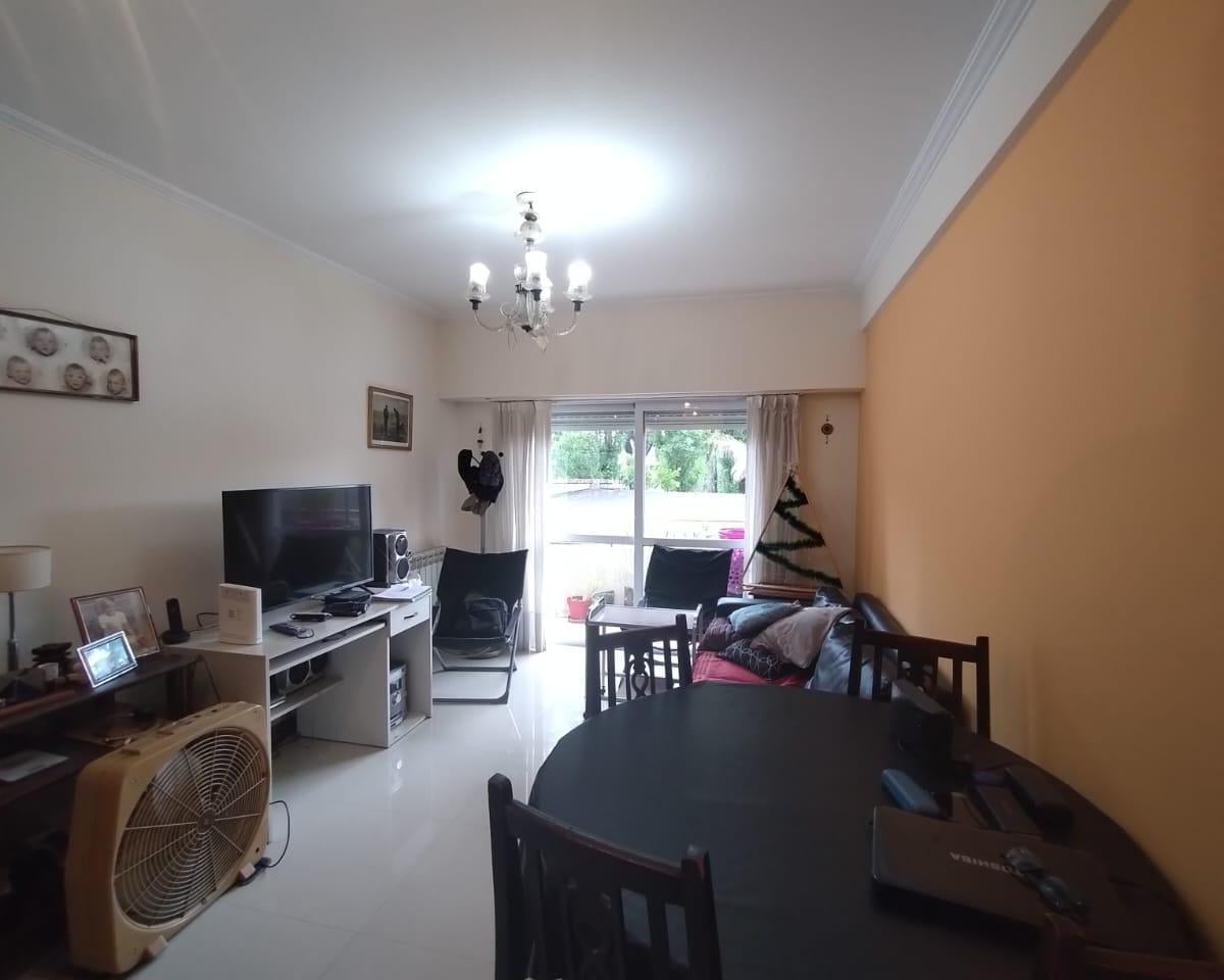 Foto de DEPARTAMENTO DE 3 AMBIENTES EN VENTA EN EXCELENTE UBICACION EN ADROGUE, imagen 3