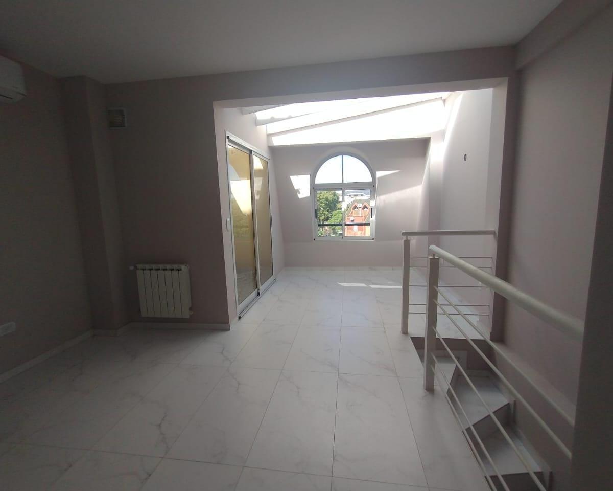 Departamento en Duplex a La Venta en Adrogue con Cochera 4