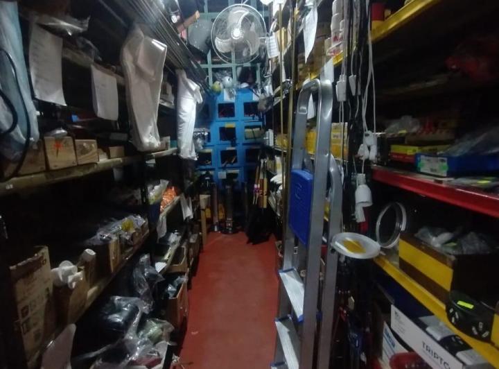 LOCAL COMERCIAL CON DEPOSITO EN INMEJORABLE UBICACION EN MALVINAS ARGENTINAS 3