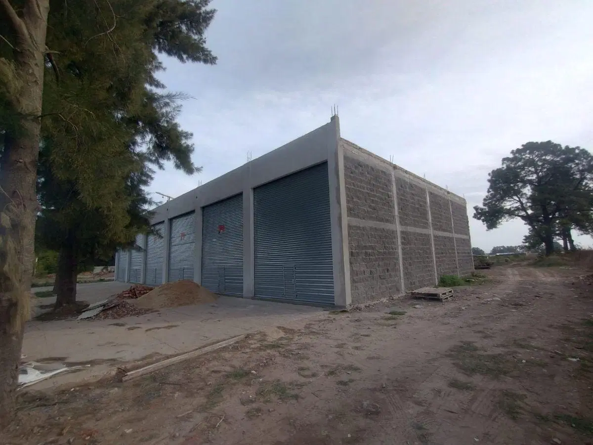 LOCALES EN ALQUILER SOBRE RUTA 16 4