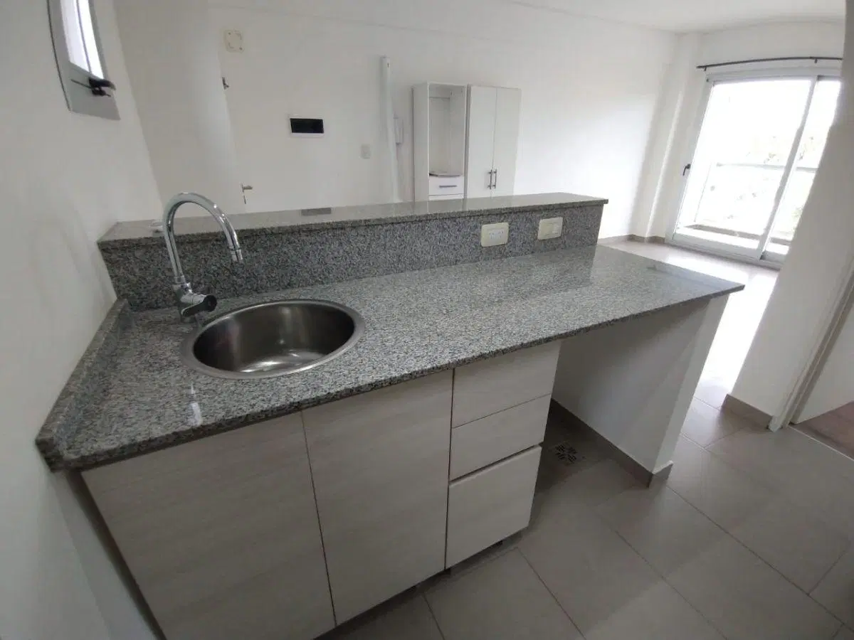 DEPARTAMENTO EN ALQUILER EN JOSE MARMOL 2