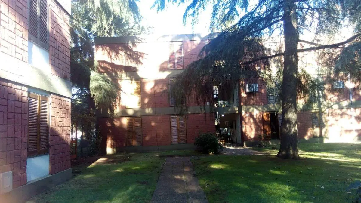 DEPARTAMENTO DE 3 AMBIENTES A LA VENTA Y ALQUILER EN BURZACO AV ESPORA 1900 1