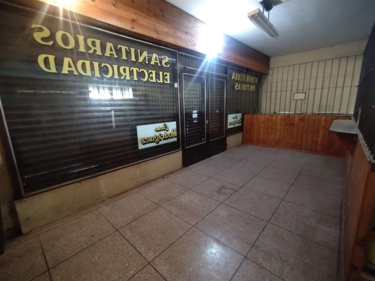Foto de EXCELENTE LOCAL A METROS DE PLAZA BROWN, imagen 1
