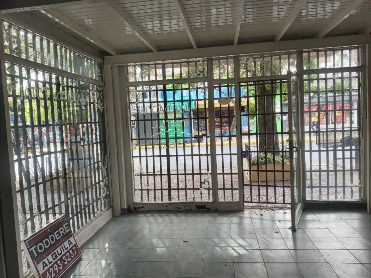 LOCAL EN ALQUILER EN EXCELENTE UBICACION EN EL CENTRO DE ADROGUE 5