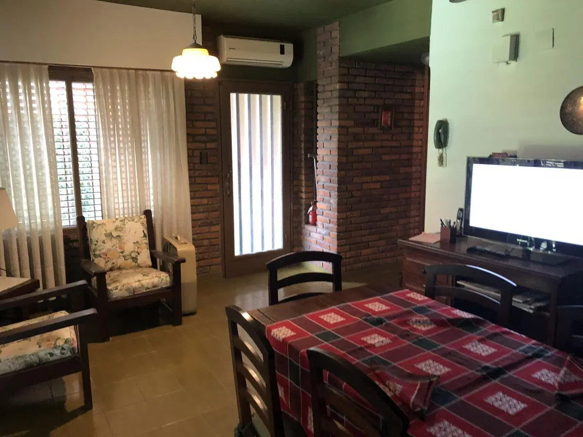 CHALET EN A LA VENTA EN CALLE DE KAY 148 ADROGUE 2