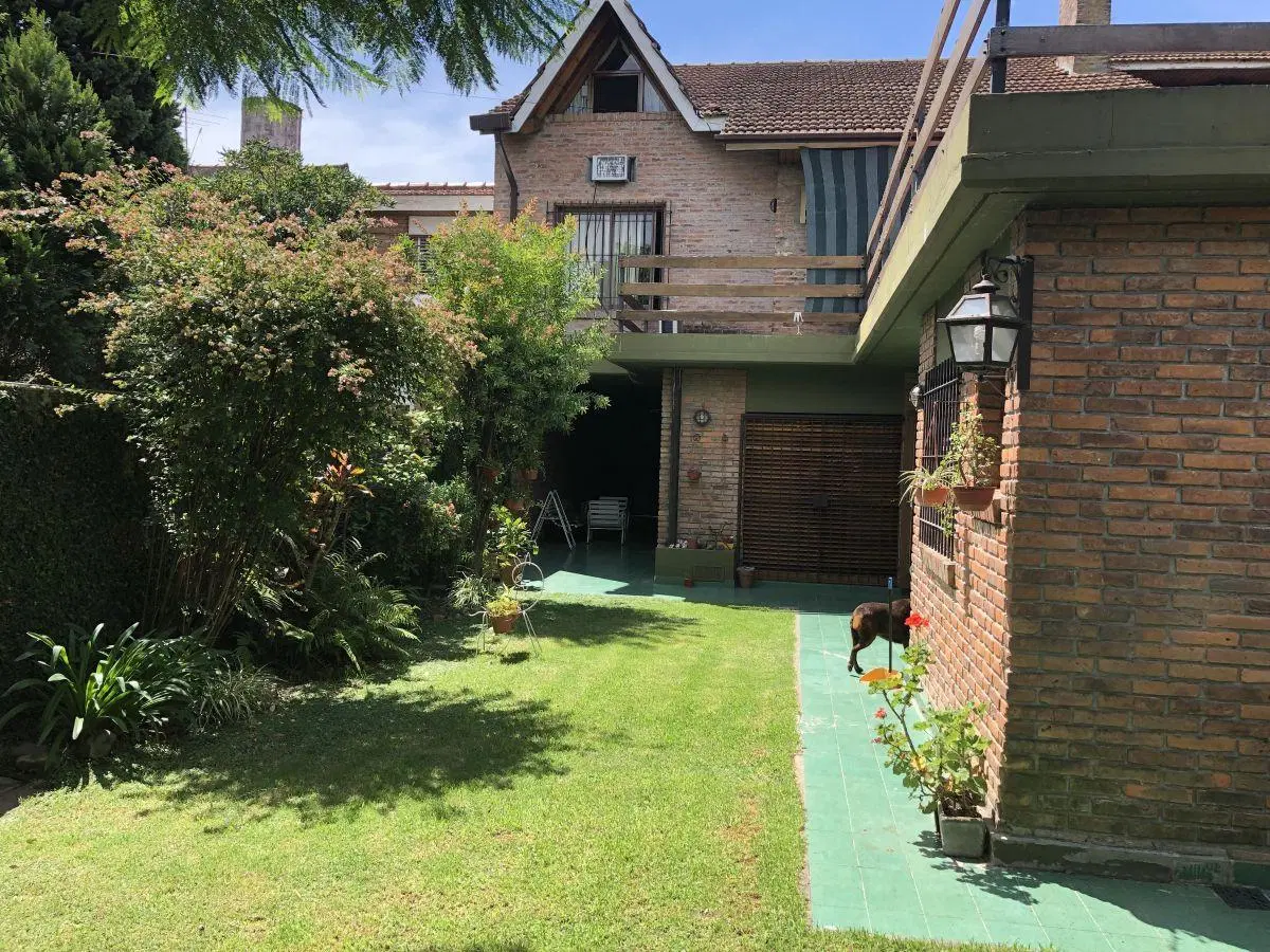 CHALET EN A LA VENTA EN CALLE DE KAY 148 ADROGUE 5