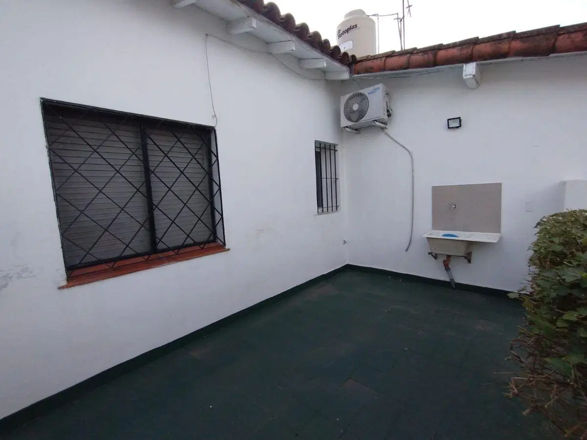 CASA CON 2 DORMITORIOS EN VENTA EN ADROGUE - GRAL PAZ 534 5