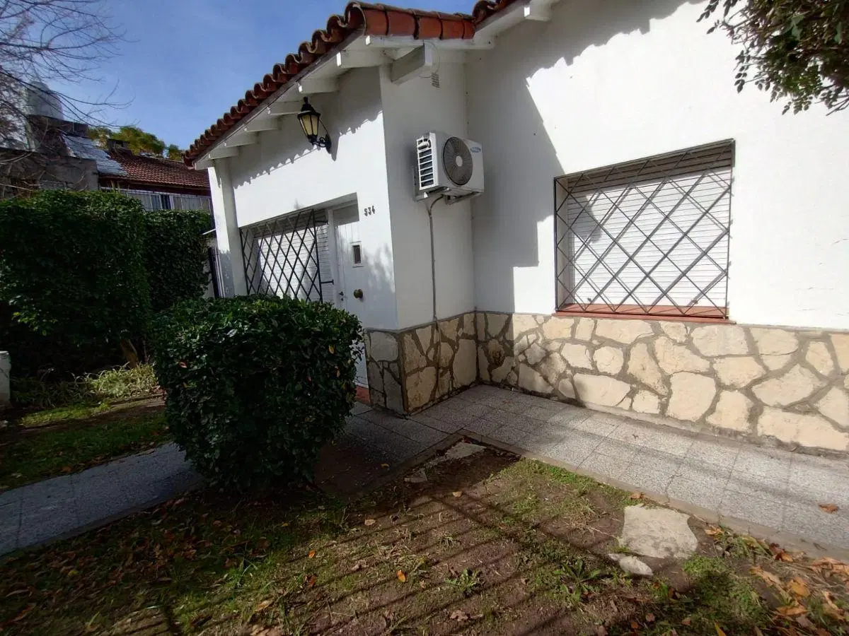 CASA CON 2 DORMITORIOS EN VENTA EN ADROGUE - GRAL PAZ 534 2