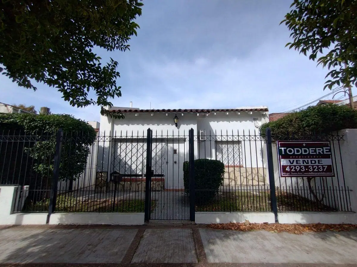 CASA CON 2 DORMITORIOS EN VENTA EN ADROGUE - GRAL PAZ 534 3