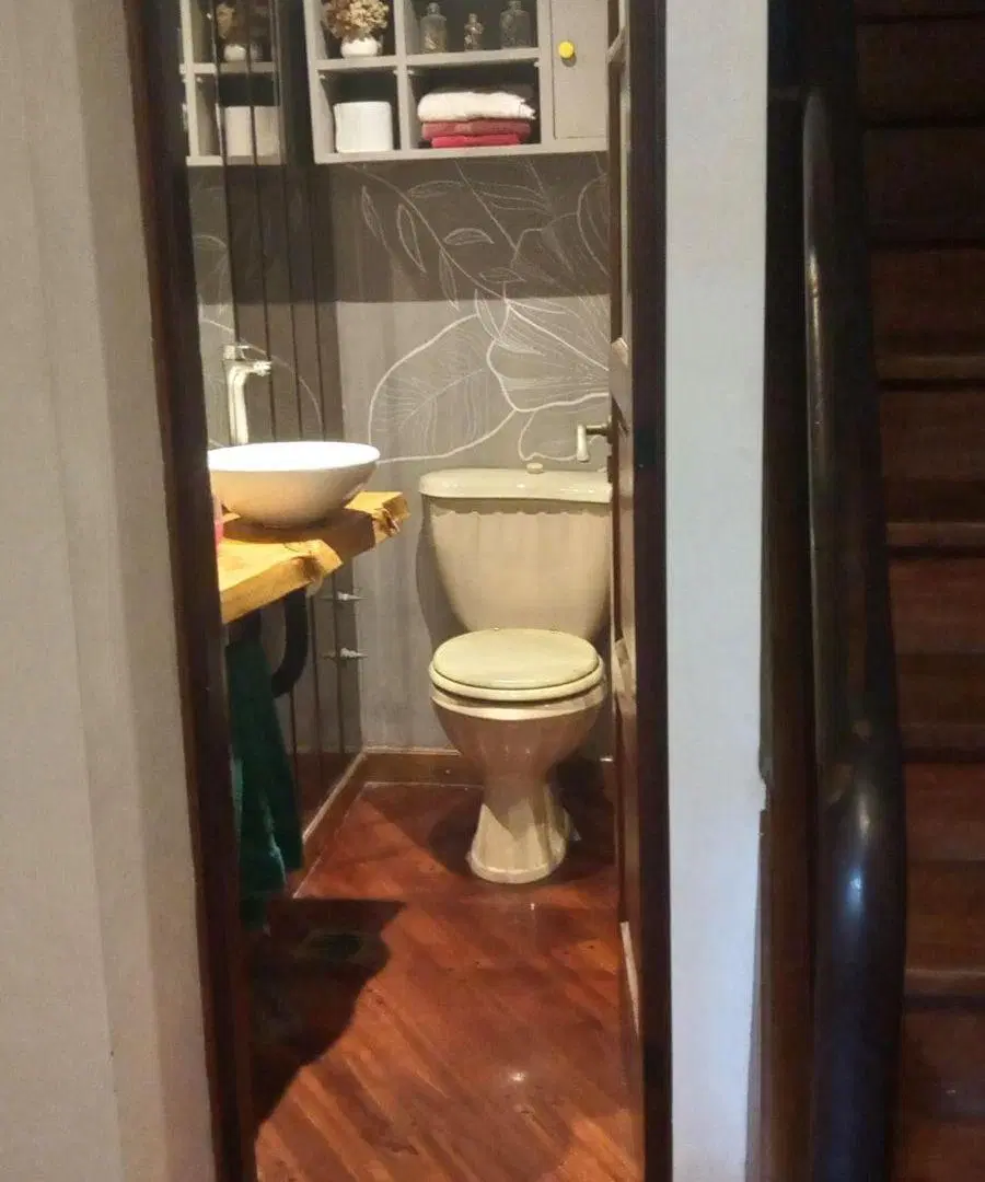 EXCELENTE CASA CON GRAN LOTE A LA VENTA EN ADROGUE 2