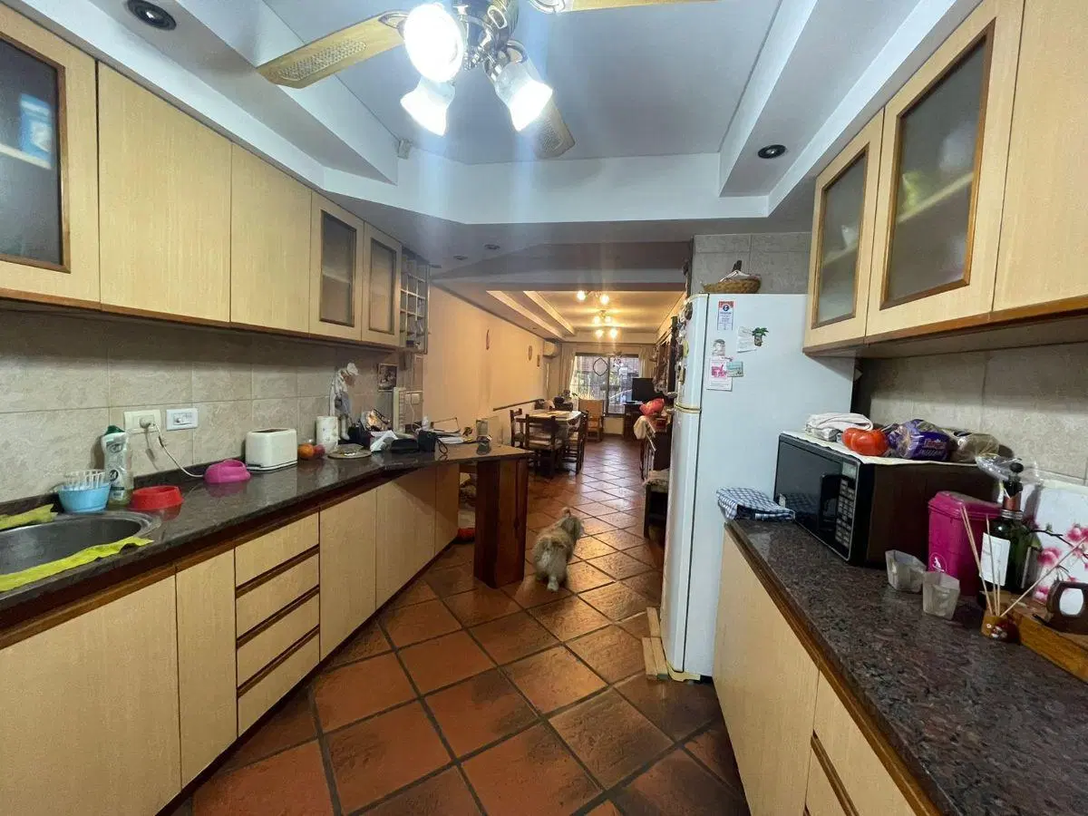 CASA A LA VENTA SOBRE CALLE DRUMOND AL 600 ADROGUE 5