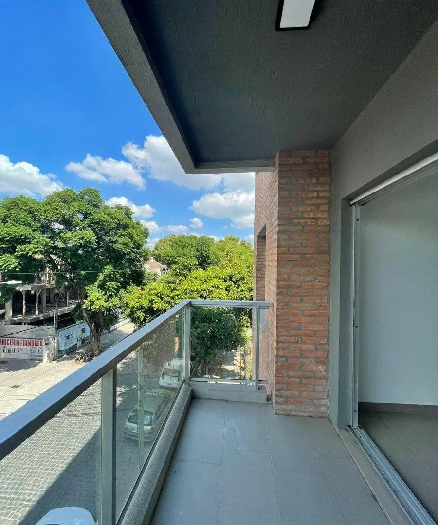 EXCELENTE DEPARTAMENTO DE 2 AMBIENTES FRENTE A LA ESTACION DE JOSE MARMOL 1