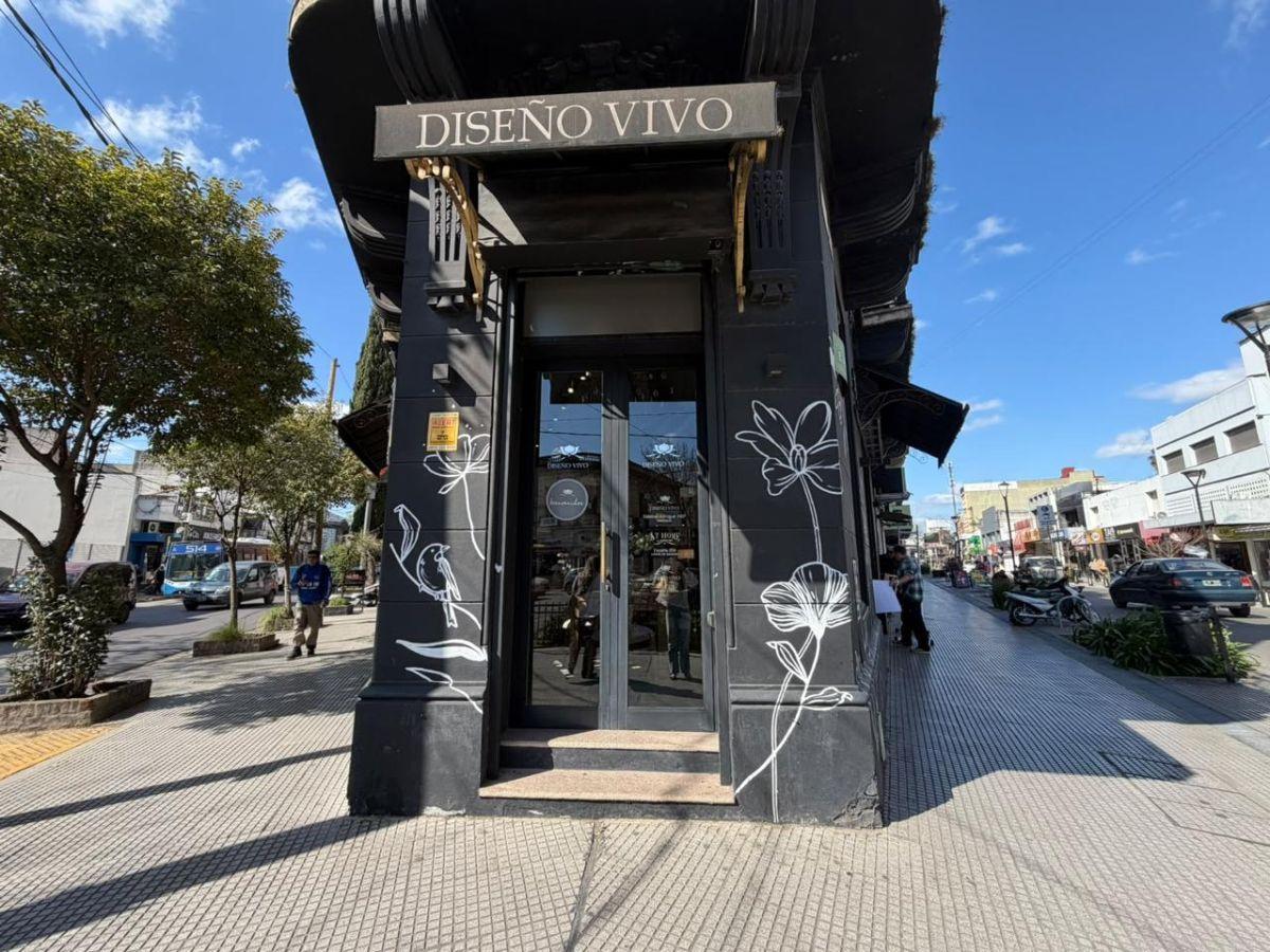 Foto de VENTA | ESQUINA HISTÓRICA Y ESTRATÉGICA FRENTE A LA ESTACIÓN DE ADROGUÉ, imagen 4