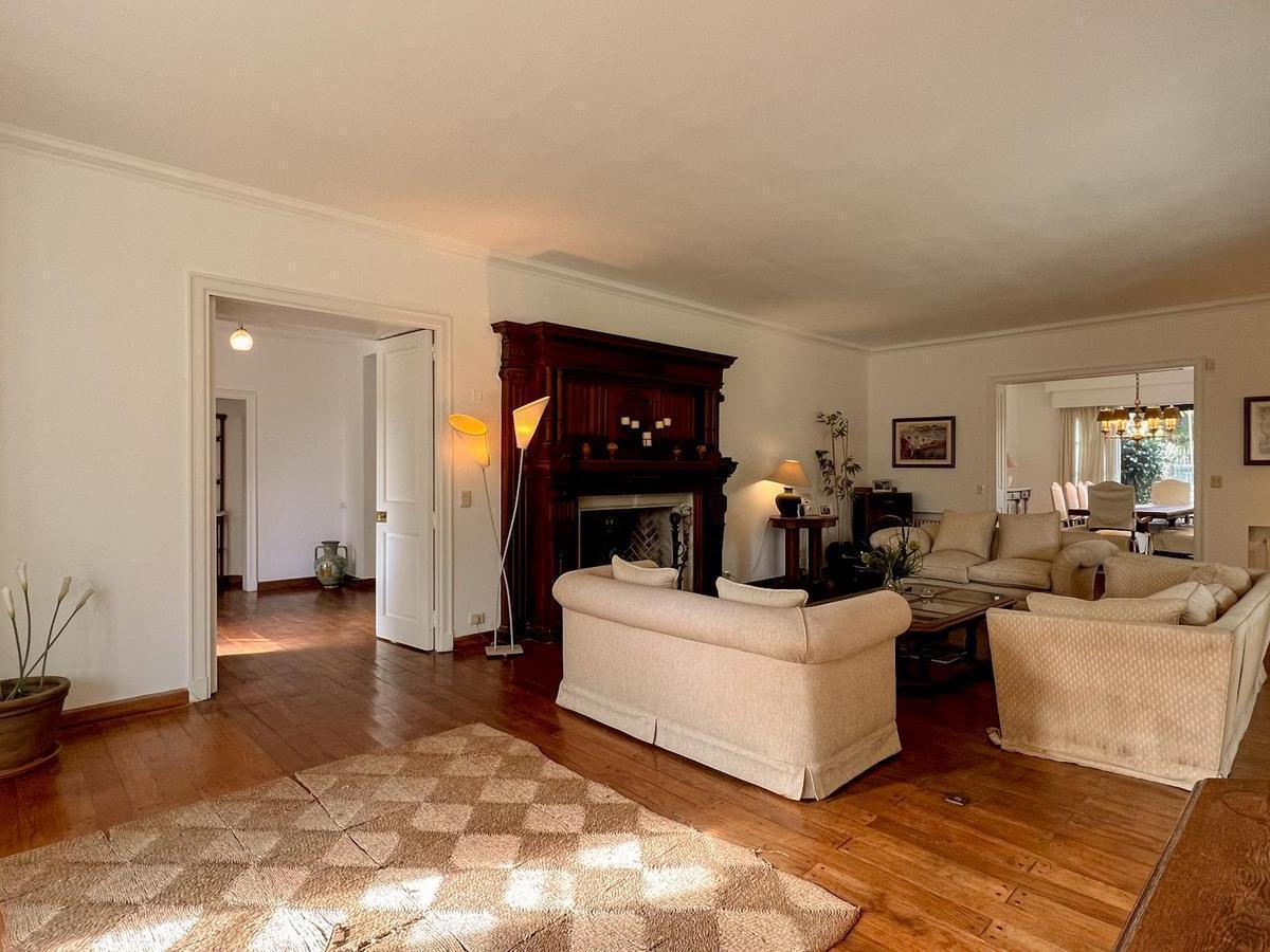 Venta | Residencia | 7 Ambientes | Los Troncos | 1700 m² Lote | 3