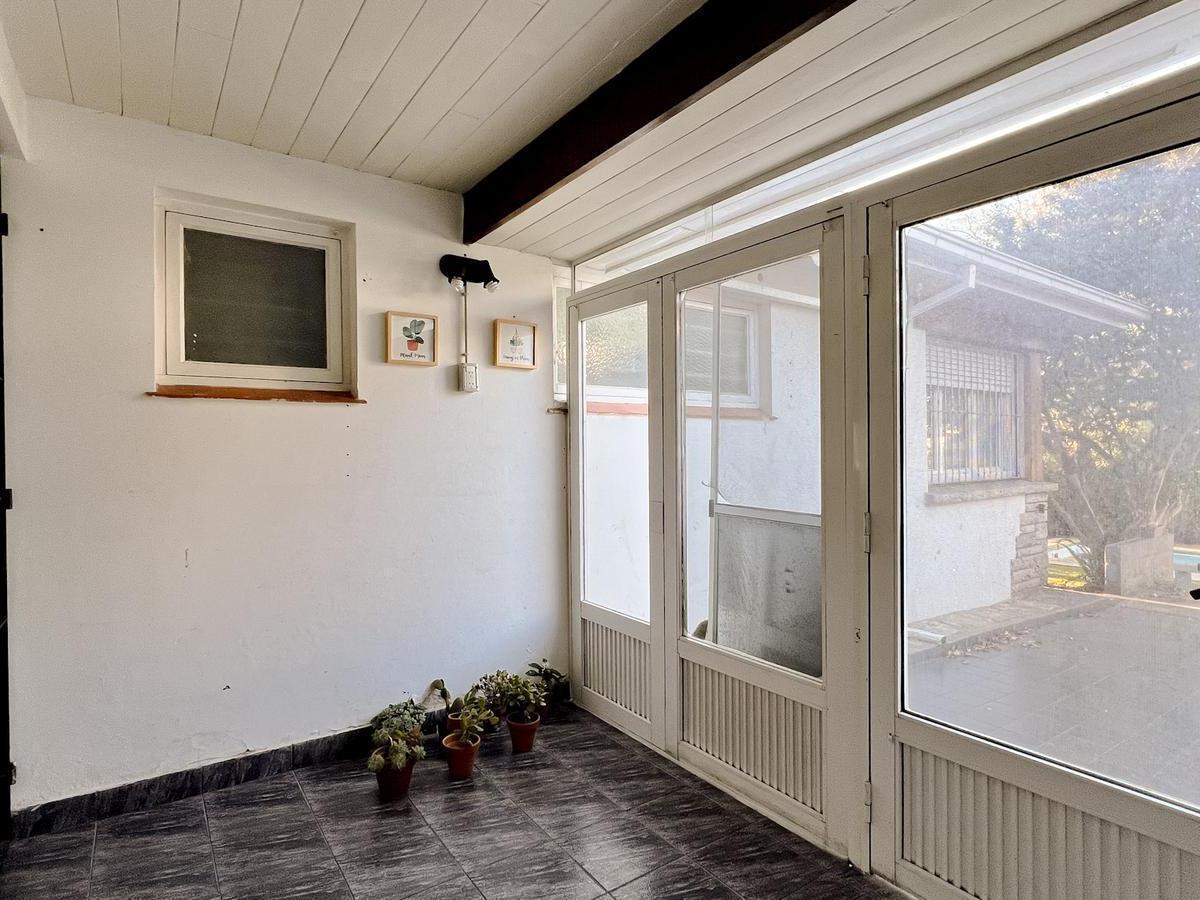 Venta | Permuta | Chalet de Piedra | Sobre 2 Lotes | Los Troncos | 4