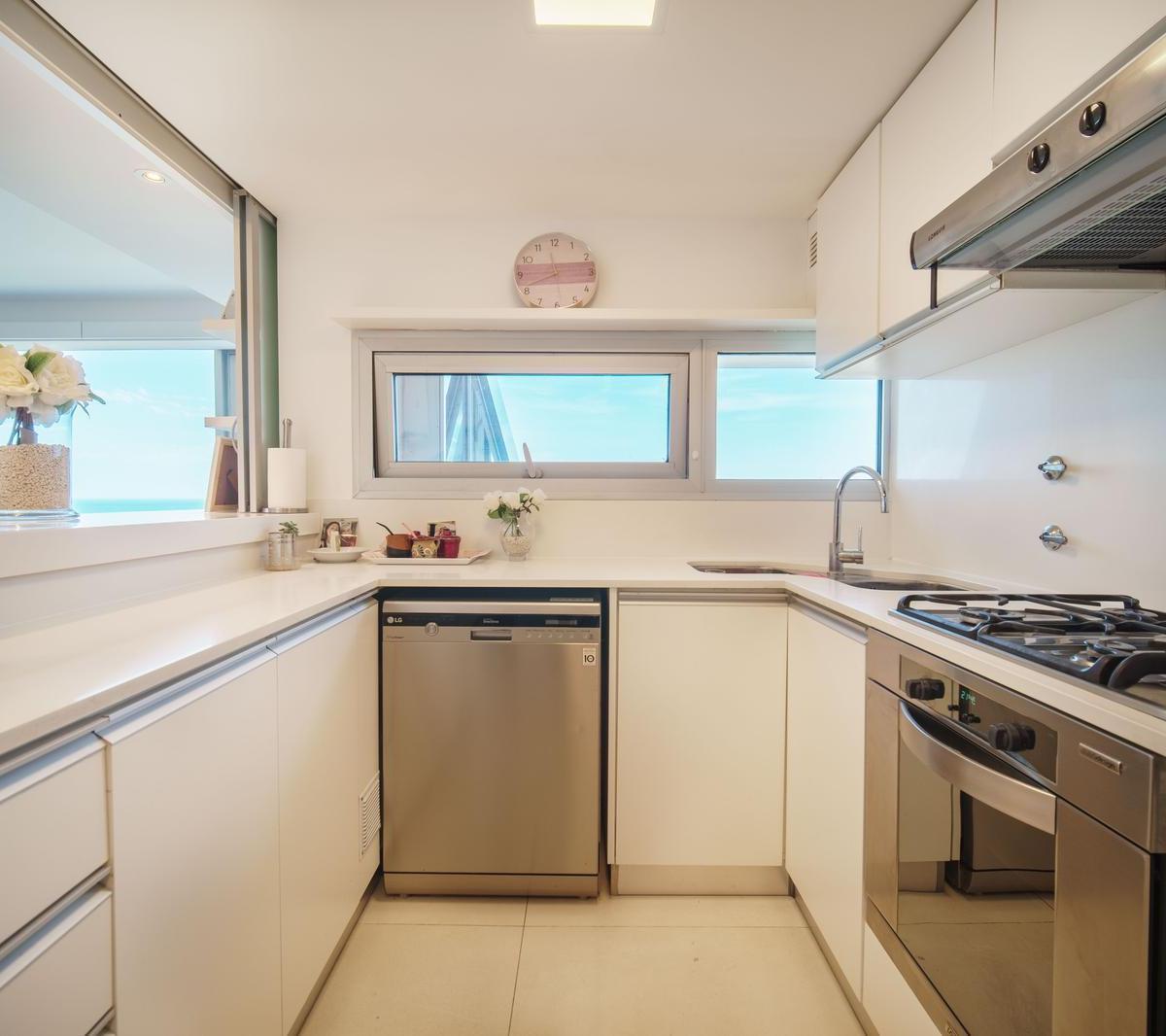 Departamento de 5 Ambientes| con Vistas Inigualables| del Mar El Puerto y El Golf 4