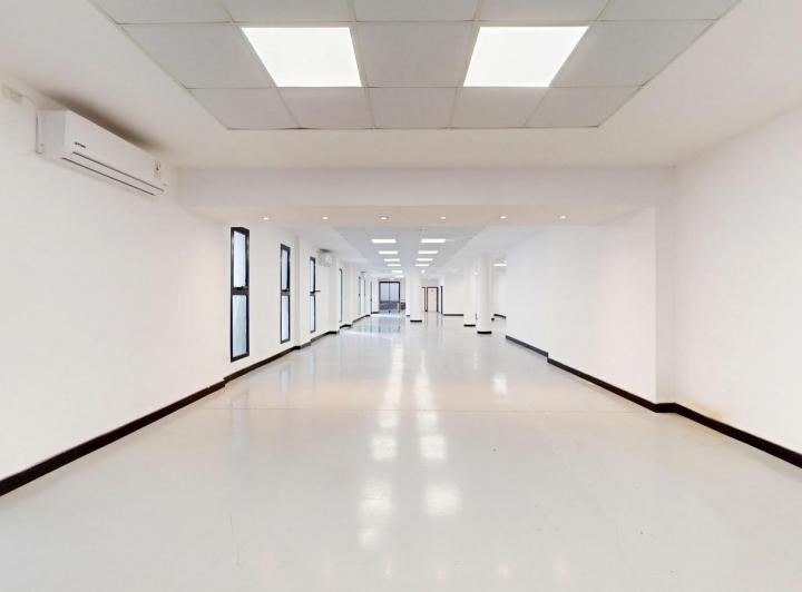 Foto de VENTA | LOCAL EN DOS PLANTAS | 523M2, imagen 5