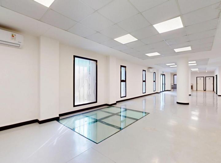 Foto de VENTA | LOCAL EN DOS PLANTAS | 523M2, imagen 3